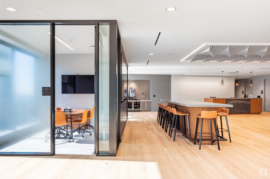 Photo of 17th Floor Ste 1725