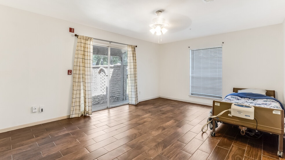 More Photos Of 5807 Old Lodge Dr, Houston Assisted Living For Sale