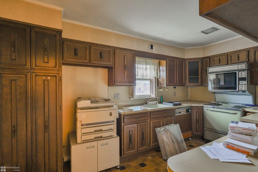 More Photos Of 1619 W Hamilton St, Allentown Funeral Home For Sale