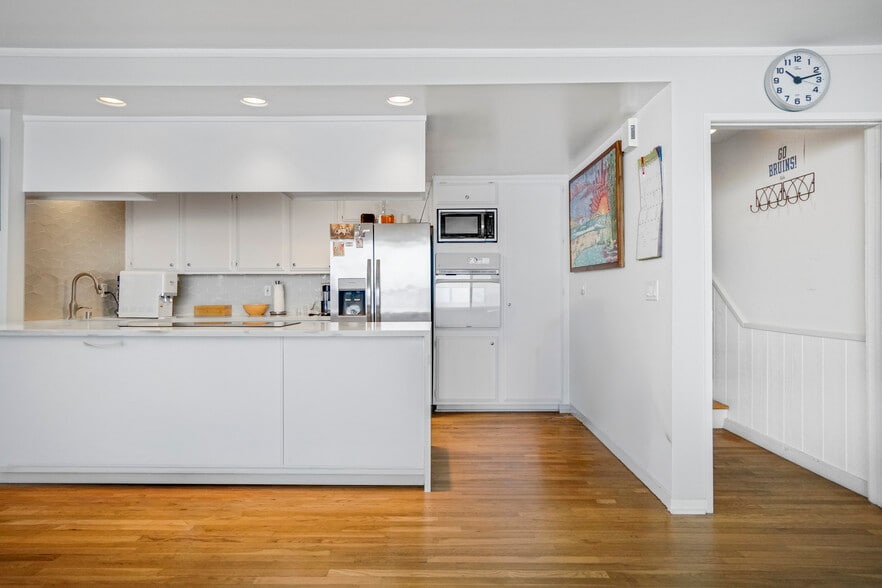 More Photos Of 11914 Beach Club Way, Malibu Multifamily For Sale