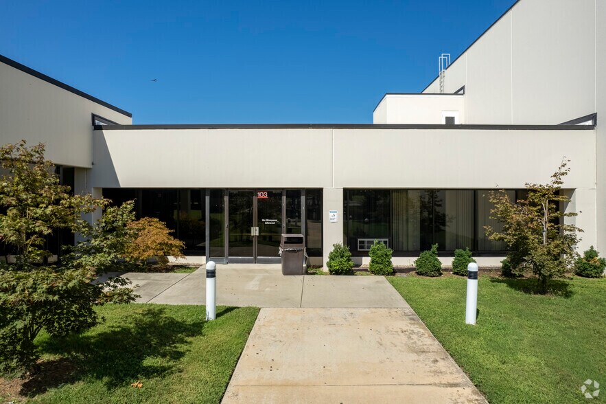 More Photos Of 4905 Moores Mill Rd, Huntsville Manufacturing For Lease