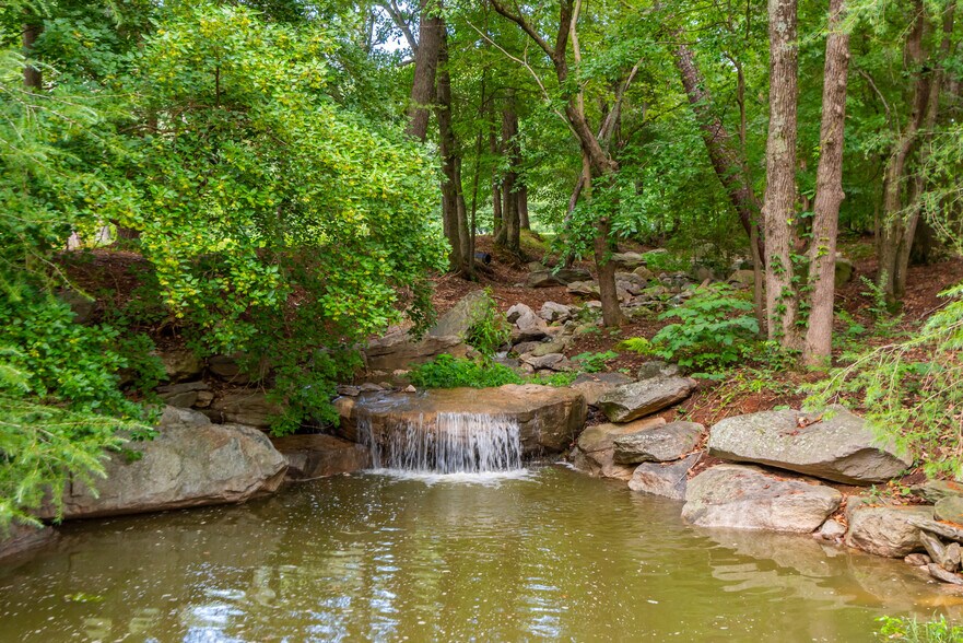 More Photos Of 565 Owens Gin Rd NE, Calhoun Lodge Meeting Hall For Sale