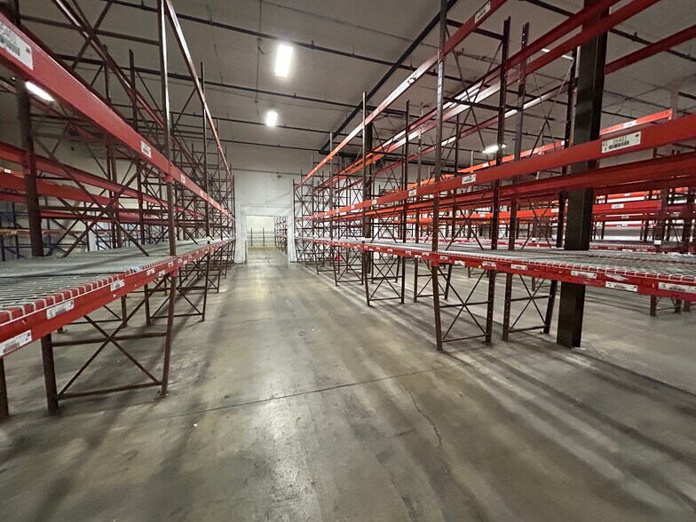 More Photos Of 1840 Commerce Dr, South Bend Warehouse For Lease