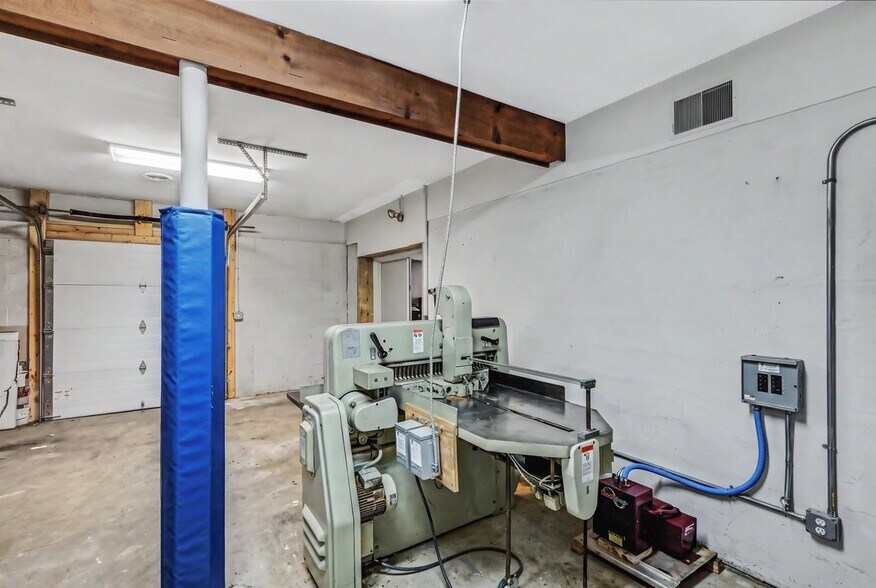 More Photos Of 15924 PA-407 Sr, Fleetville Office For Sale