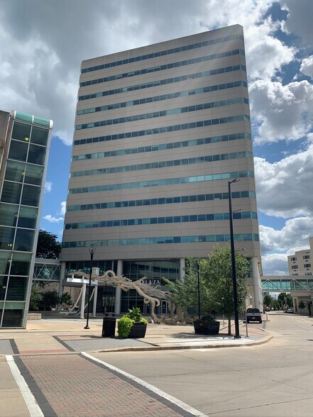 More Photos Of 425 2nd St SE, Cedar Rapids Office For Sale