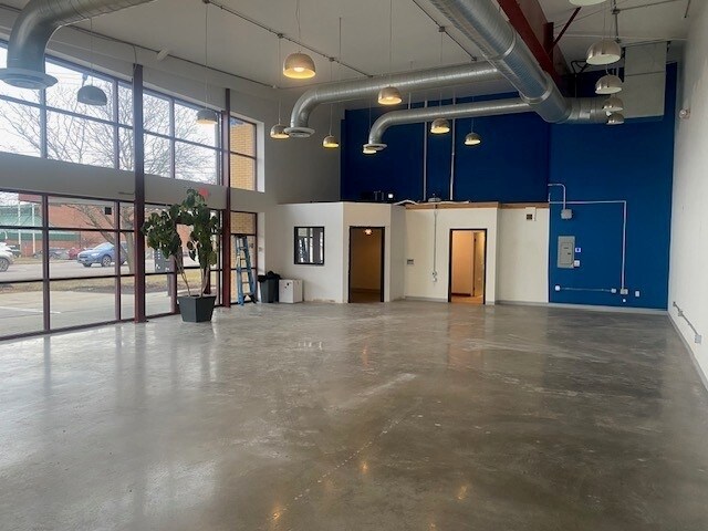 More Photos Of 10 Farrell St, South Burlington Storefront For Lease