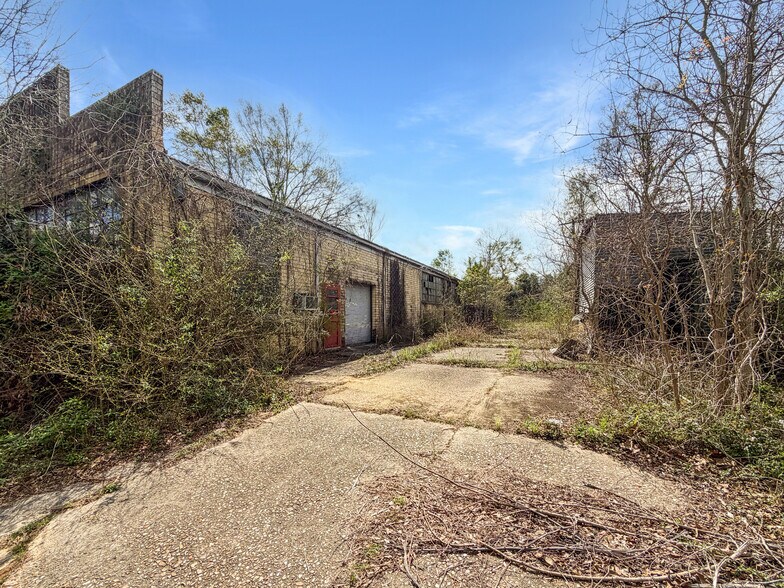 Primary Photo Of 206 E 2nd St, Deridder Industrial For Sale