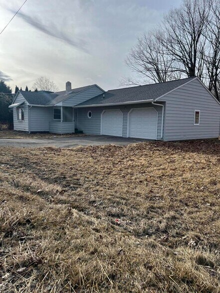Primary Photo Of 3033 PA-940, Pocono Summit Showroom For Sale