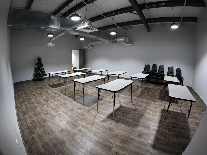 More Photos Of 13462 FM 529 Rd, Houston Light Distribution For Sale