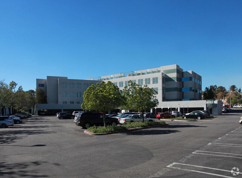 More Photos Of 11600 Indian Hills Rd, Mission Hills Medical For Lease