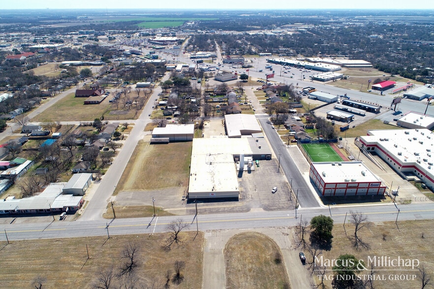 More Photos Of 3000 Dutton Ave, Waco Warehouse For Sale
