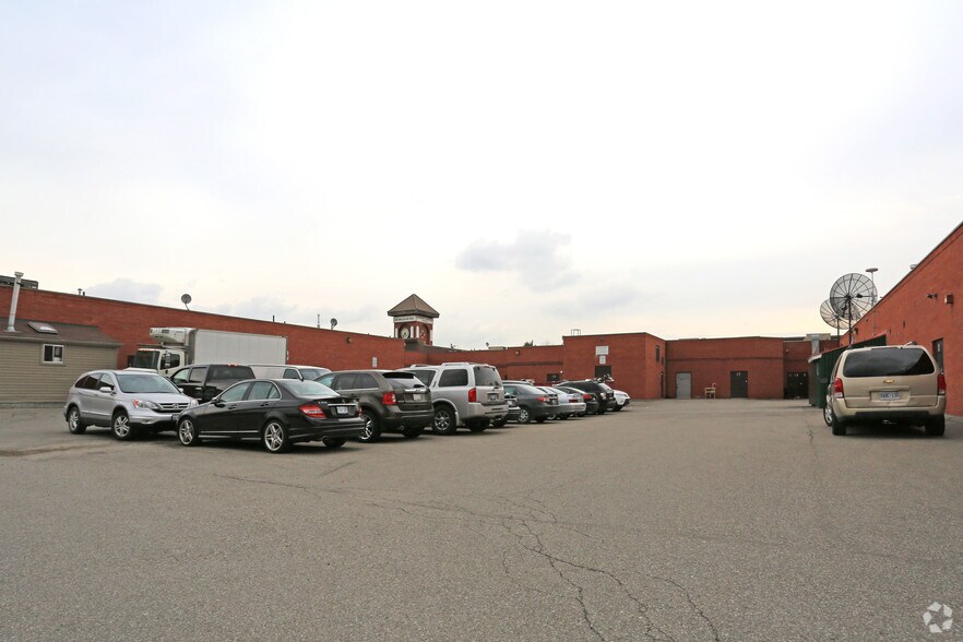 More Photos Of 200 Marycroft Ave, Vaughan Freestanding For Lease