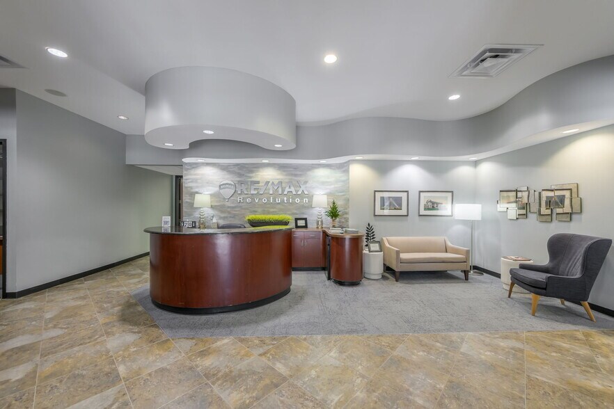 More Photos Of 2850 NE Kendallwood Pky, Kansas City Loft Creative Space For Sale