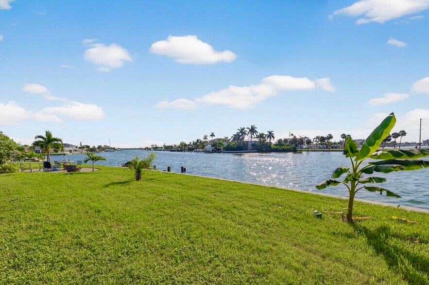 More Photos Of 275 116th Ave, Treasure Island Apartments For Sale