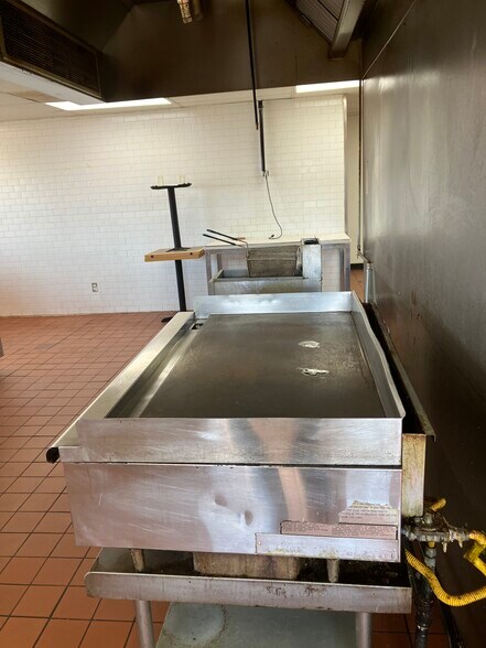 More Photos Of 2110 W 5th St, Plainview Restaurant For Sale