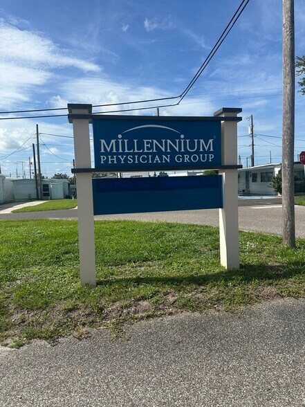 More Photos Of 506 4th Ave W, Palmetto Medical For Sale