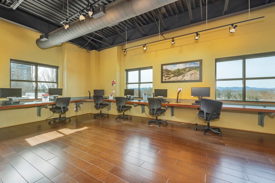 More Photos Of 36 Montford Ave, Asheville Office For Sale
