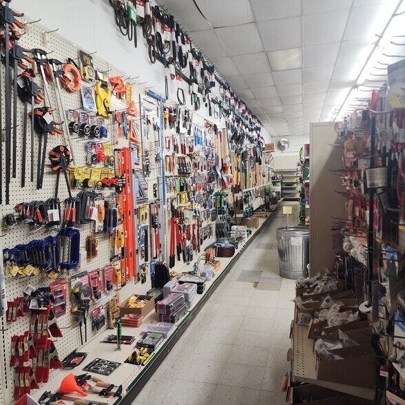 More Photos Of 104 S Main St, Evart Storefront For Sale