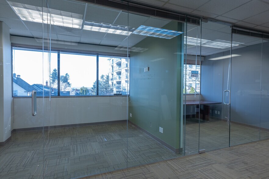 More Photos Of 422 6th St, New Westminster Loft Creative Space For Lease