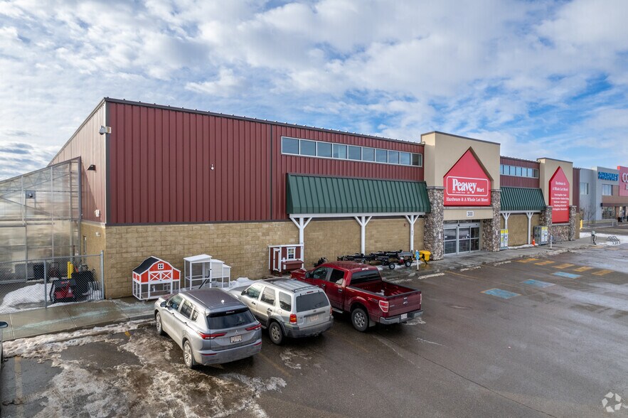 Primary Photo Of 300 Edgefield Pl, Strathmore Freestanding For Lease