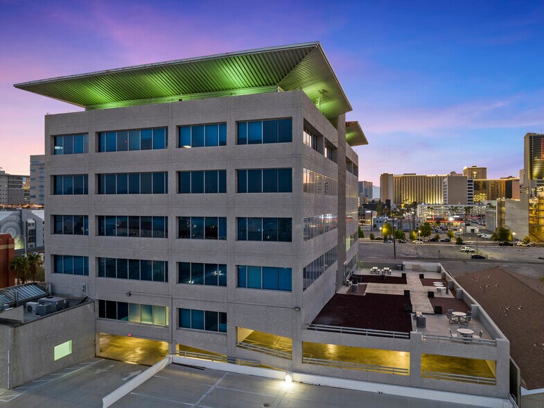 More Photos Of 701 Bridger Ave, Las Vegas Office For Sale