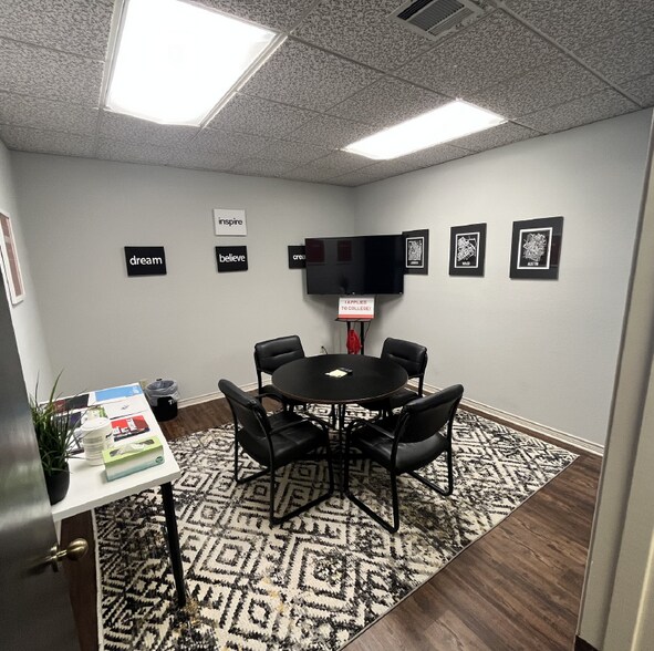 More Photos Of 9292 Huntington Sq, North Richland Hills Loft Creative Space For Lease
