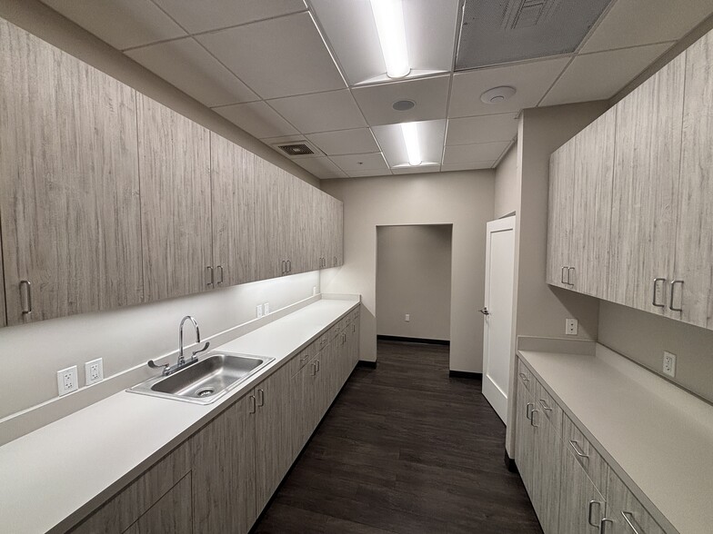 More Photos Of 950 Boardwalk, San Marcos Office For Sale