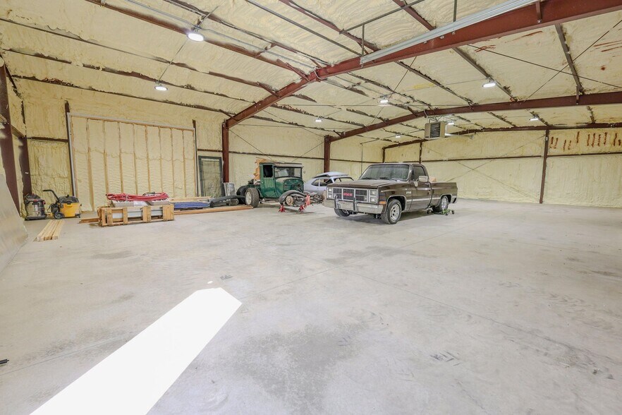 More Photos Of 380 S Main St, De Graff Light Manufacturing For Sale