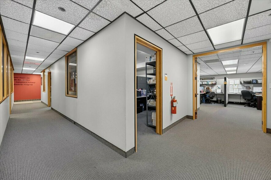 More Photos Of 2600 W Shaw Ln, Fresno Office For Sale