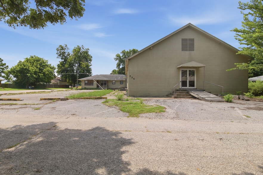 More Photos Of 226 E Jefferson St, Bixby General Retail For Sale