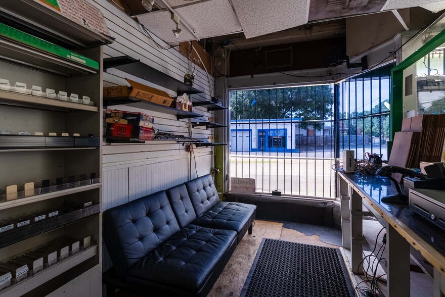 More Photos Of 1026-1028 Holloway St, Durham Freestanding For Lease