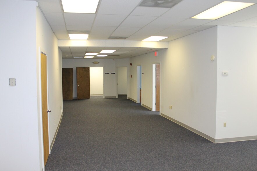 More Photos Of 11701- I-30 Hwy, Little Rock Unknown For Lease