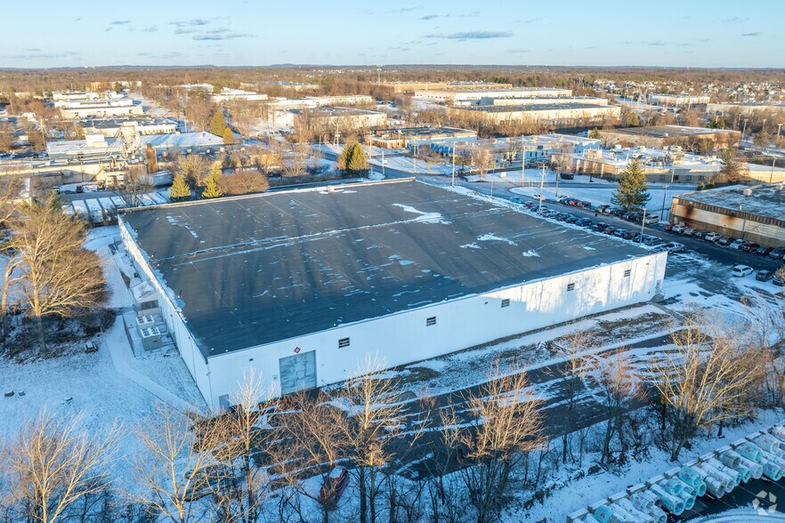 More Photos Of 220 Commerce Dr, Montgomeryville Warehouse For Sale