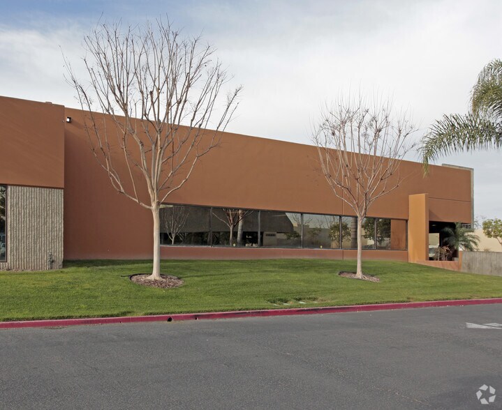 More Photos Of 16620 Aston St, Irvine Warehouse For Sale