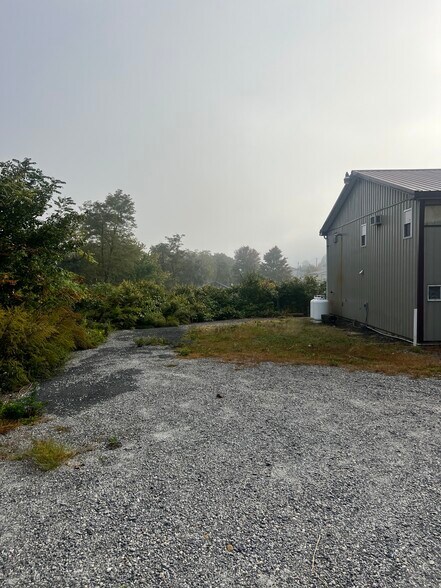 More Photos Of 45 E Bacon St, Pottsville Light Distribution For Lease