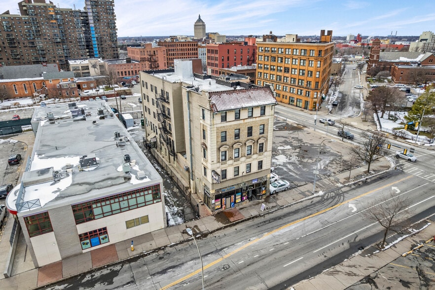 More Photos Of 113 N Clinton Ave, Rochester Apartments For Sale