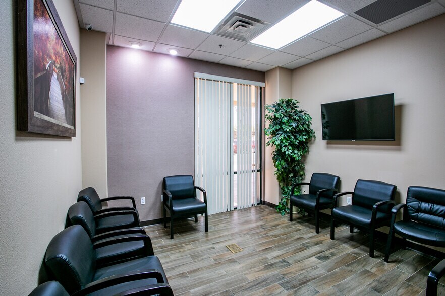 More Photos Of 2904 W Horizon Ridge Pky, Henderson Medical For Lease