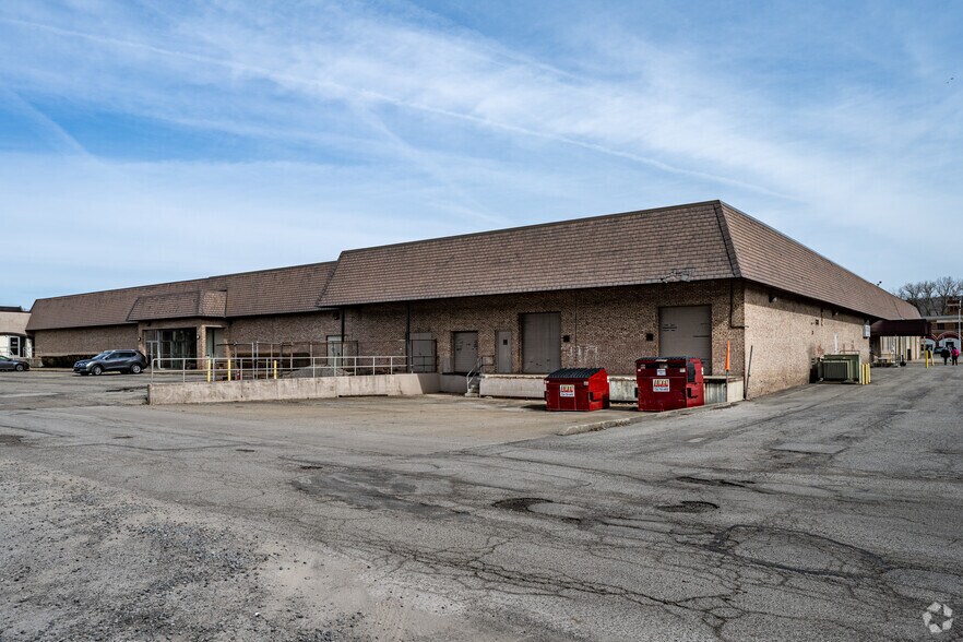 More Photos Of 100 S Jefferson St, New Castle General Retail For Lease