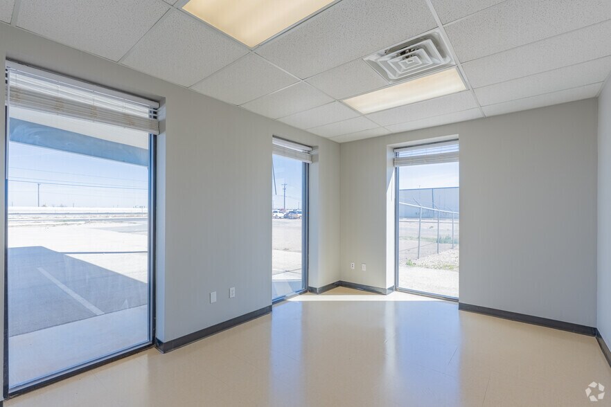 More Photos Of 8511 W Interstate 20, Midland Warehouse For Lease