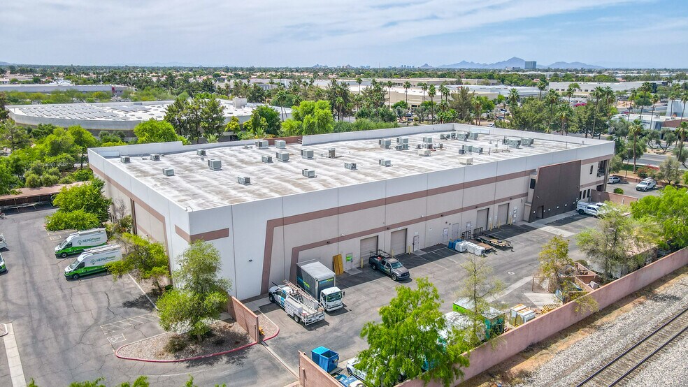 Primary Photo Of 2065 W Obispo Ave, Gilbert Light Distribution For Sale
