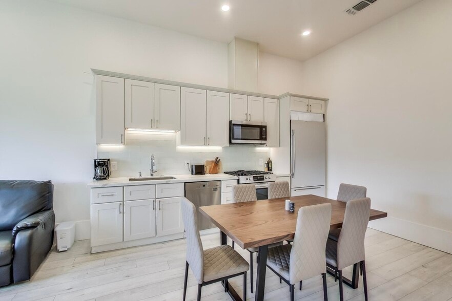 More Photos Of 751 Capp st, San Francisco Apartments For Sale