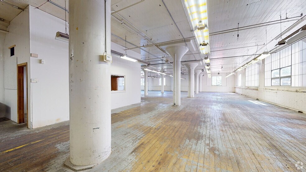 More Photos Of 290 Pratt St, Meriden Light Manufacturing For Lease