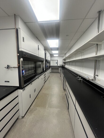 More Photos Of 23 Business Park Dr, Branford Research And Development For Lease