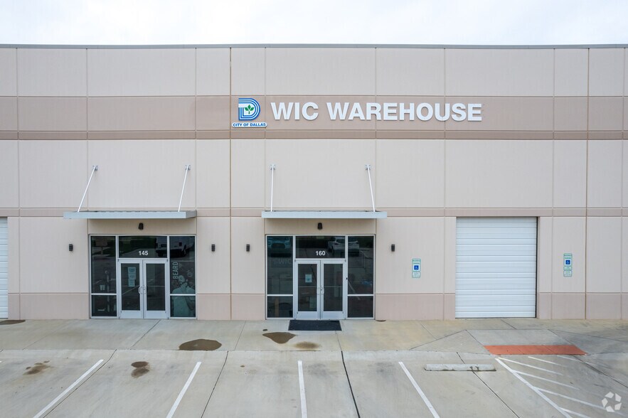 More Photos Of 10903 Shady Trl, Dallas Distribution For Lease