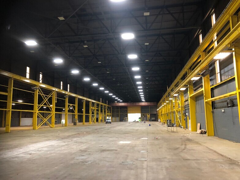 More Photos Of 1 Chandler Rd, Amherst Distribution For Sale