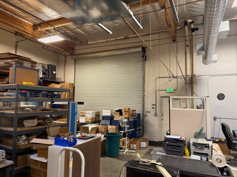 More Photos Of 3275-3281 Grande Vista Dr, Newbury Park Manufacturing For Lease