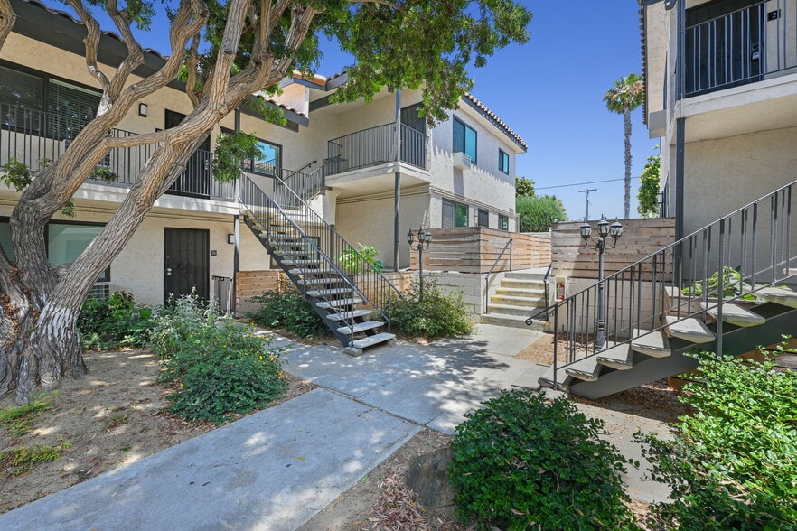 More Photos Of 628 W California Ave, Vista Apartments For Sale