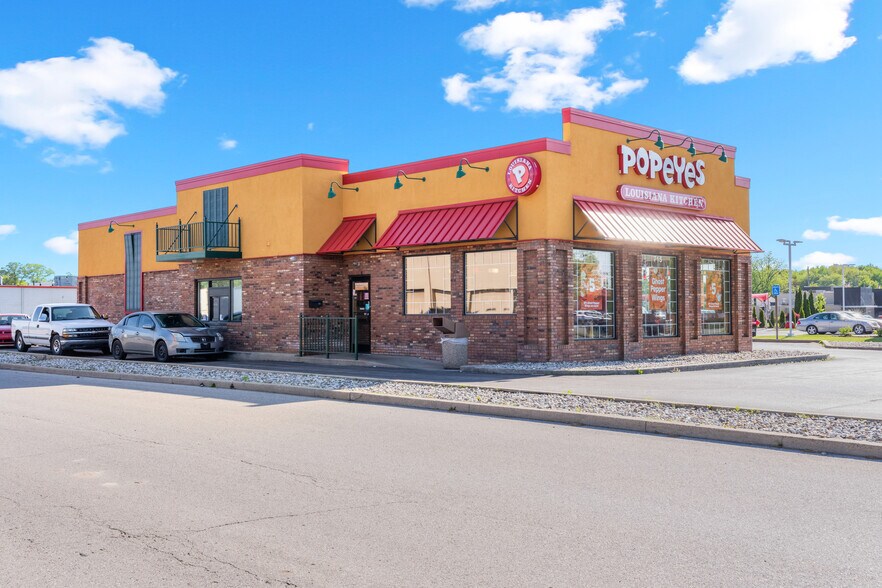 Primary Photo Of 715 W Norton Ave, Muskegon Fast Food For Sale