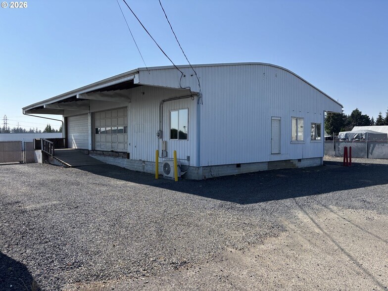 More Photos Of 1466 NE Lafayette Ave, McMinnville Flex For Lease