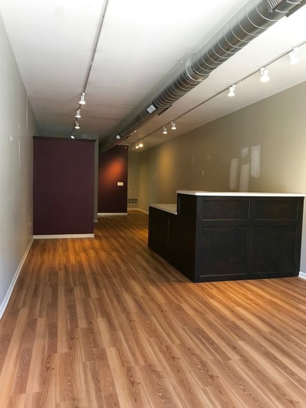 More Photos Of 7439 Madison St, Forest Park Storefront Retail Office For Lease